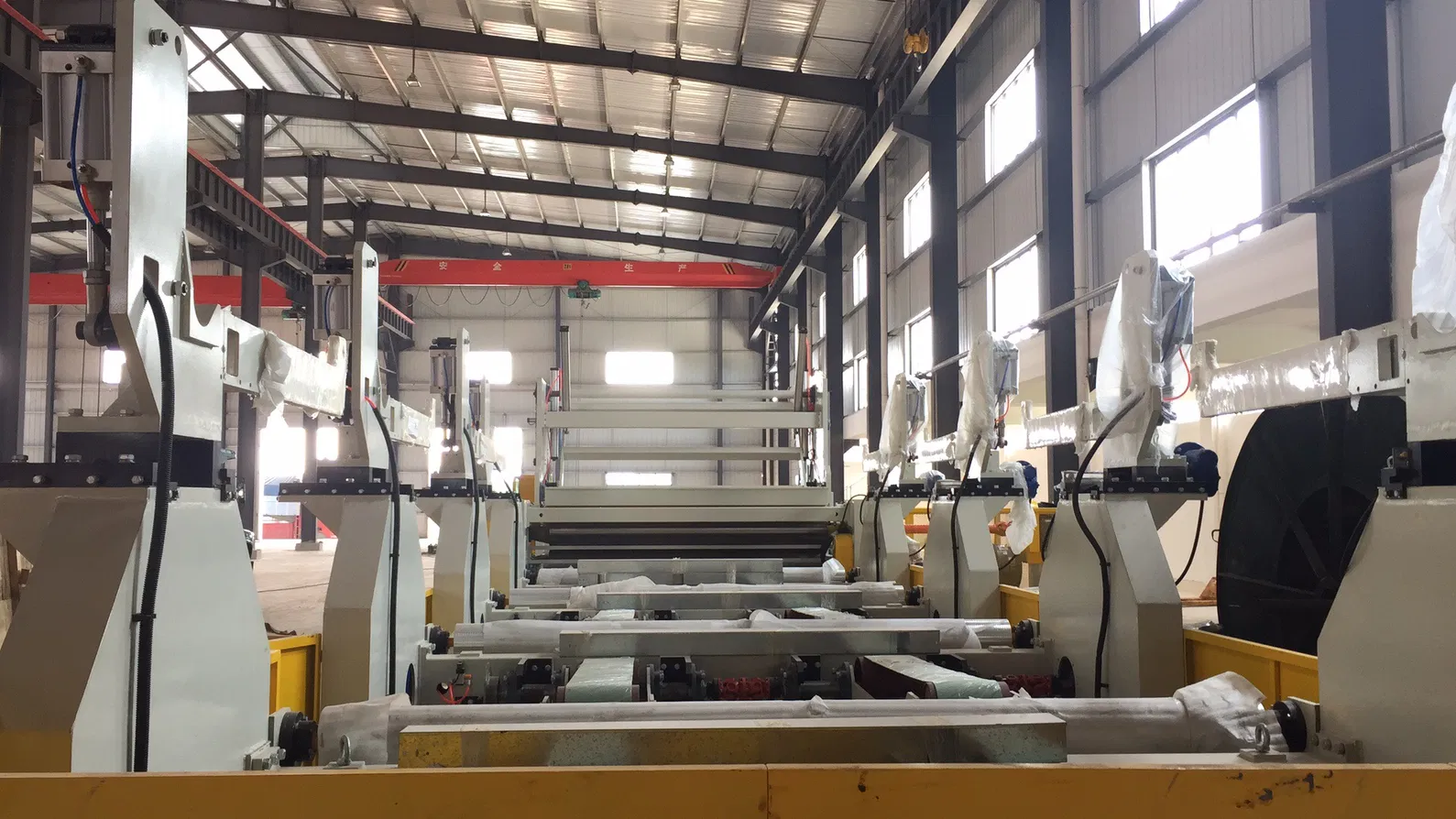 Grandi diametro 1500mm Rivivo Jumbo Roll Slitter Rewinder Machine per una produzione rapida e accurata 2